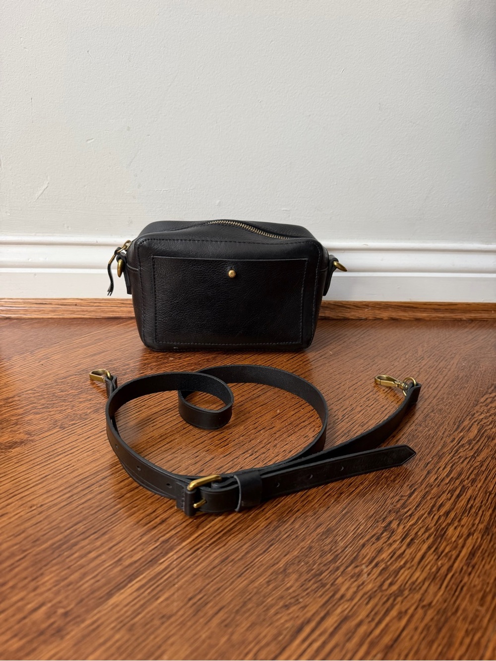 Madewell Black Leather Crossbody Camera Bag with Adjustable Strap